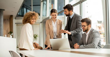 Pomysły na prezent dla szefa lub szefowej