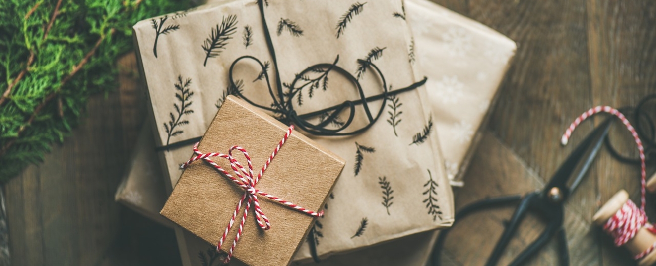 Jak pakować prezenty - ciekawe sposoby pakowania prezentów
