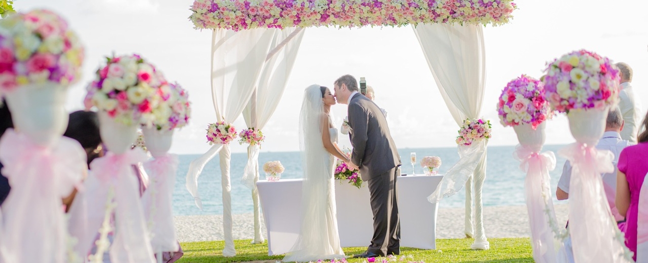 Pomysł na prezent ślubny, czyli co kupić parze młodej